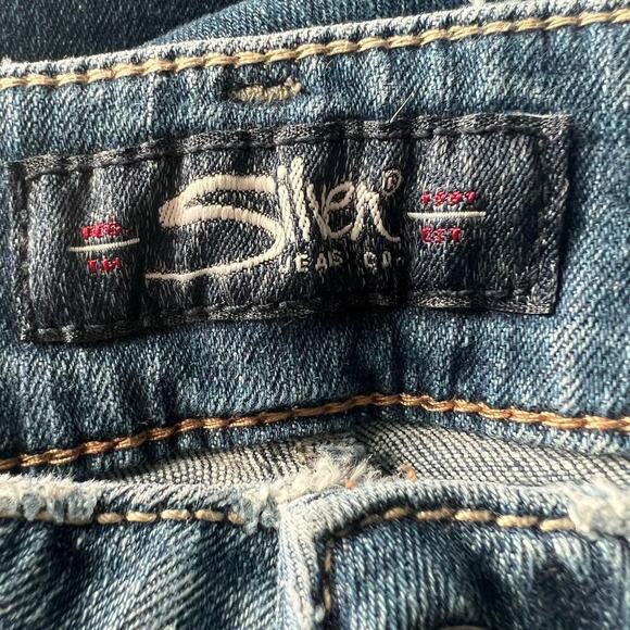 Silver Jeans Co. Woman’s Suki Skinny Low Rise Dark Wash Distressed Jeans-Size 28 - Picture 3 of 9